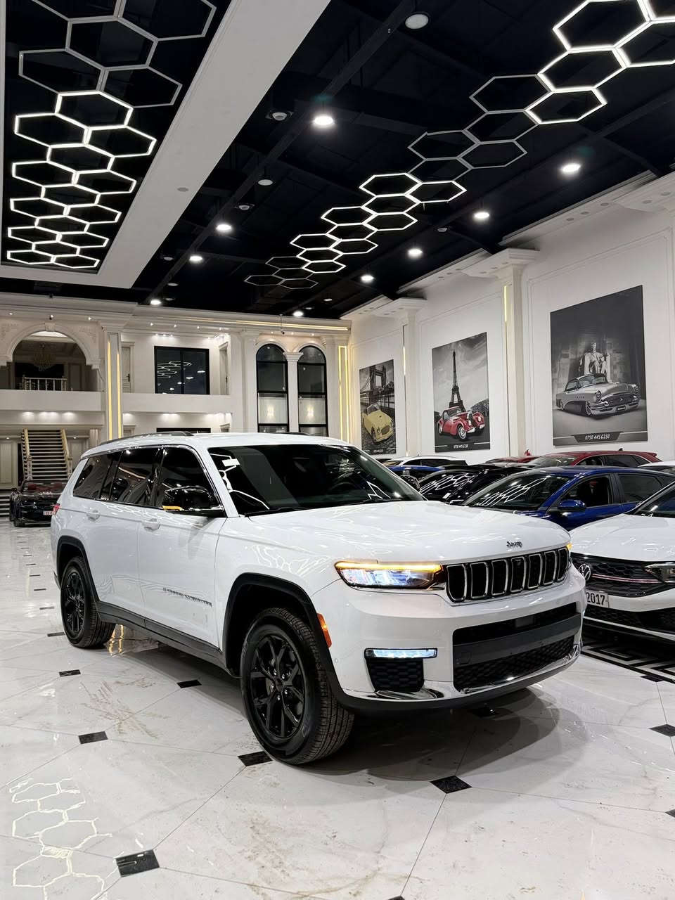 جيب كراند شيروكي وارد امريكي موديل 2023 محرك V6 سلندر مواصفات ليمتد فول فول فقط بدون بانوراما شاشه جبيره كاميره خلفي شاشه امامي الكتروني كشنات خلف شاشات كاميرات🎥خمسه امامي وجانبيات وخلفي وداخلي كشنات خزن كشنات جلد كشنات تتفيه🔥كشنات تبريد❄️كشنات خلف تتفيه🔥استيرن تتفيه🔥كشنات خلف vip سبعه ٧ راكب جامات خلف برداد بلادي تبريد مركزي موبايل📱وايليس بريك بصمه سندوك شفت مريات شفت اشاير مريات رادار جانبيات رادار امامي حساس امامي حساس خلفي لايت ليد زينون ويل كروم تحكم استيرن تحديد سرعه شفتات استيرن فور ويل يعني دبل اكسل بعد هوايه مواصفات بيها سياره مكفوله من اي نواقص كله بشرط ضرر كلش خفيف فقط ربع جملغ امامي حتا دعاميات بلادي بشرط بدون اي ضرر داخلي بدون شخوط بدون تعديل بدون تبديل بدون بقسات بدون شخوط كله بشرط ارباك طاك وراجع سستم بشرط فحص سياره برغي ماناقص بشرط سياره. ماشي ٤٨ الف مكان سياره إربيل شريكه ابو ظبي كارس سعر. 299$🔥😳 سياره بدون رقم تترقم شمالي فقط إذا عندك سياره مراوس هم اراوس حسب قناعتي 

*********** وتساب 
***********. و
