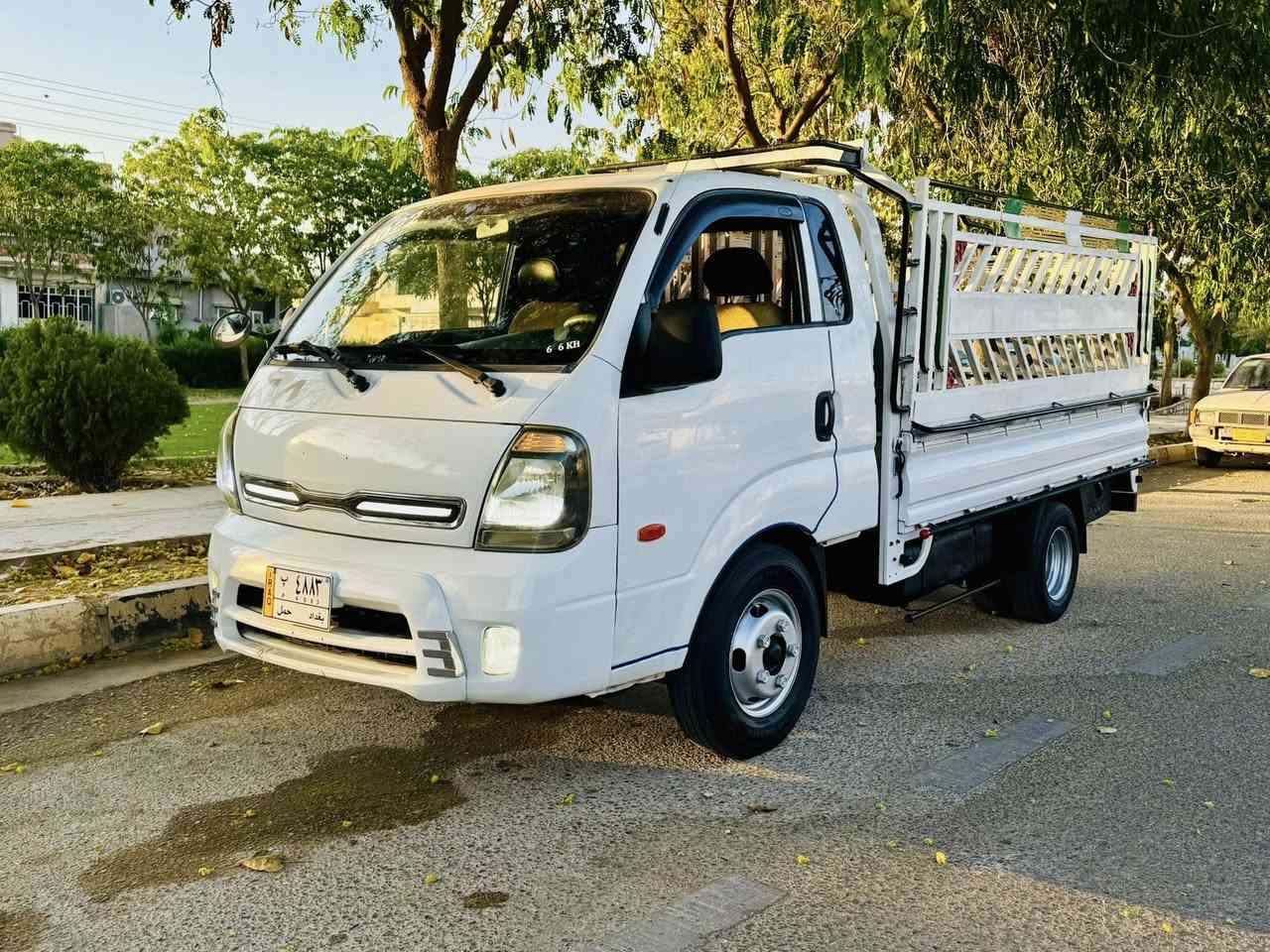 کیا دوتەنی 4000 S مەکینە رەش  سوپەر مودیل    ٢٠١٠
پینج دوکمەی دەبل سەلە 
براوەی جاکراوەتەوە 
جەمجەی جەلال حەداد
برێکی بەسراوە 
تایەو ویلی ١٤ 
سنوق و تانکی ئاو 
کارەبای بەسراوە 
گیرو مەکینەی بەشەرت 
تومار کراوە 
کامل جایز بو ناوئیش 
***********
شوینی »کـــەلار
