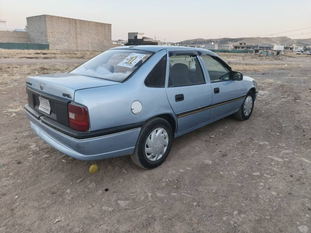 سڵاووبەرەکەتی خواتان لێ بێ.
ئۆپڵ.ڤکترا.1992.مەکینە18زۆر جوان ماوەتەوە.خیاسی نیە.بێ دەعم .بێ لێدراو.سەنەوی لەگەڵە.بەشەرت ئەوەلیات.نرخی 20گەڵا.
***********
*********** شمشمل, السليمانية

