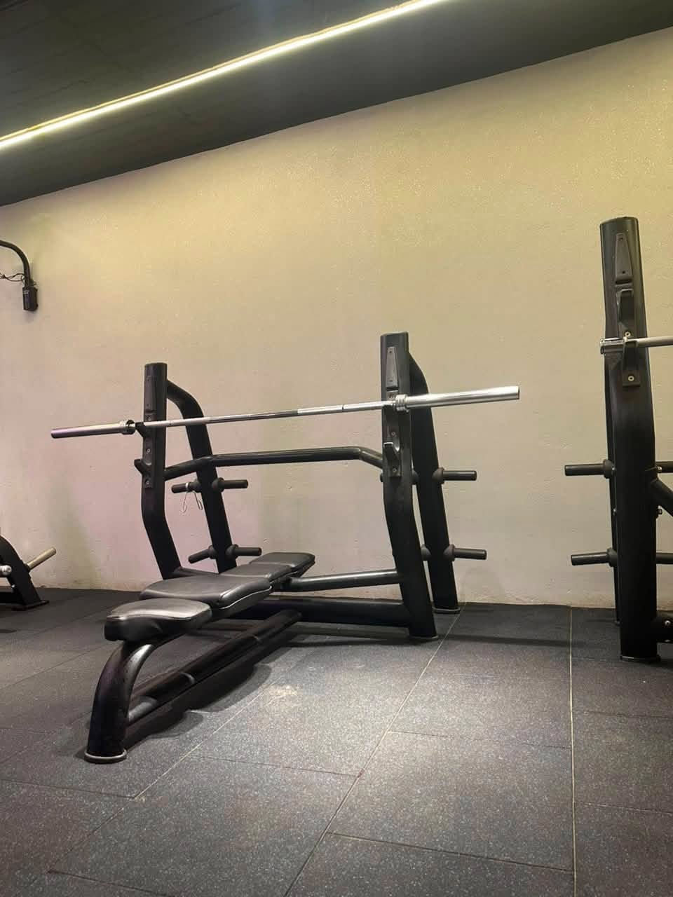 اخر  حاجة متبقية
كتف مستورد dhz 
دكة بنج عالي mbh 
دكة بنج فلات mbh


**إذا كنت صاحب هذا الإعلان وتريد حذفه لأي سبب، رجاءا أرسل رسالة إلى الدعم الفني**