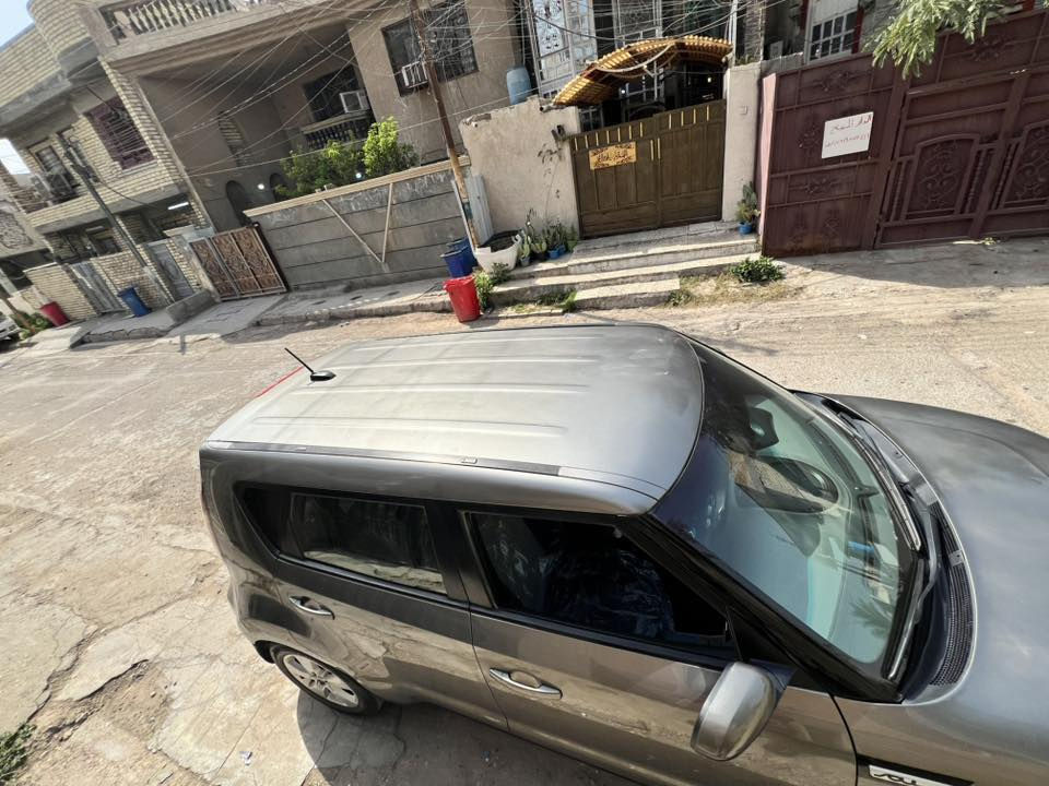 السلام عليكم كيا 
صول 2017 وارد امريكي
حادث كلش خفيف فقط بارد
موضح بالصور والسونار موجود هم 
مواصفات نص فول معروفه 
ماشيه 94 ميل 
محرك 1600 جي دي اي 
سياره نظيفه جدا بالعافيه ع الياخذها 
السعر 105 ورقه 
صاحبها موجود بغداد شرط التحويل 
مكانها بغداد حي الجهاد 
*********** متوفر واتس اب
