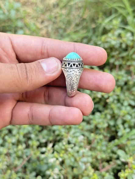 لبة تفاحية لون جميل نيشابور اصلي 
صياغة ثقيلة قلم زني دبل داير حجرة عالية

مقاس 23/24

مكاني واسط 
توصيل موجود
وات ساب ***********
