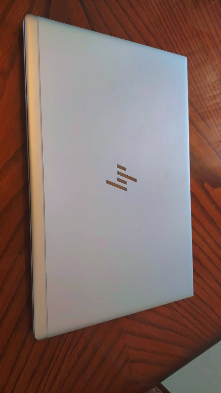 للبيع HP EliteBook 755 G5
معالج    pro AMD Ryzen7  2700U
يساوي Intel Core i7-10510U 
رام  16 - DDR4 
 هارد  256GB - NVMe 
كرت شاشة vega10 8GB
شاشة 140HZ ips
نضافة 100%
سعر:345
(عندي توصيل)


**إذا كنت صاحب هذا الإعلان وتريد حذفه لأي سبب، رجاءا أرسل رسالة إلى الدعم الفني**
