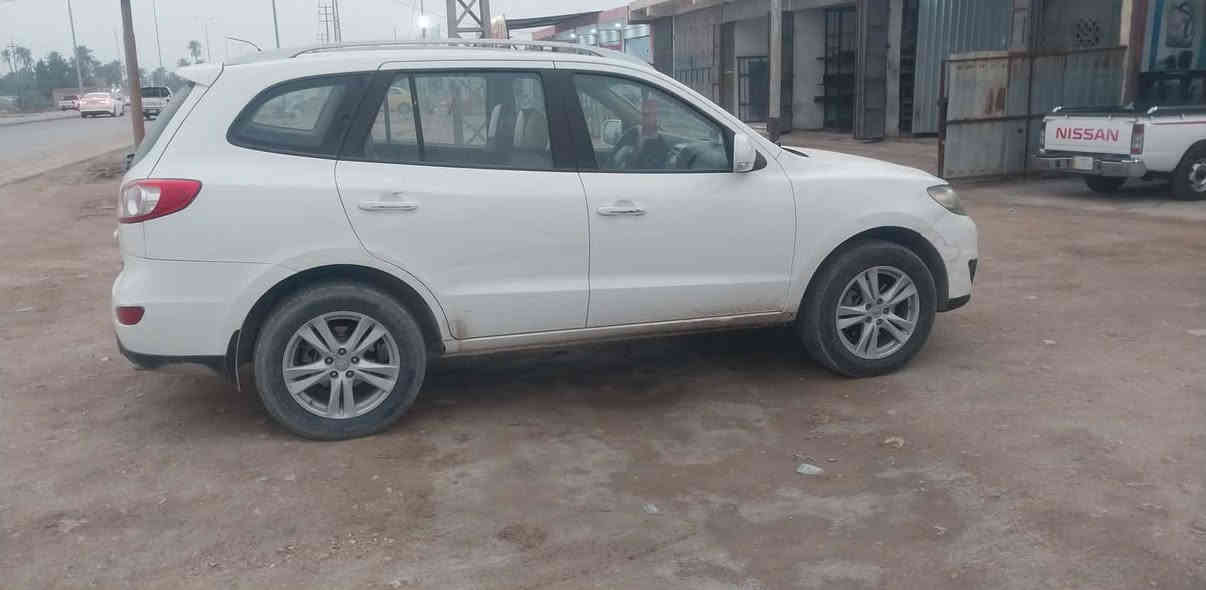 السلام عليكم سنتافي ١٠ شكل ١١ سياره فول عده البصمه سته سلندر فور ويل ٧ ركب شاشه كامره اشاير بل مري مري شفط حساس خلفي حداديه جديد تخم تاير جديد سياره جاهزه  رقم بابل دولي تحويل مباشر السونار مرفق بل منشور السعر ١٢٨ وبيه مجال مكان بغداد *********** • ***********
