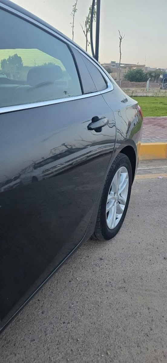 ماليبو ٢٠١٧ لون نفطي رقم دهوك مميز باسمي السيارة بيها كوبون ورقي شغال ضررها باب السايق والباق الي خلف السايق وبيها جاملغ امامي معدل عالبارد بيها صبغ بالدوسة تحت السايق والدنكة الي ينشد عليها باب السايق ايرباك بس التكمة  مواصفاتها Lt1 يعني فول ماعدا البانوراما سستم صوت بوز شاشه كبيرة كيجات امبالا السيارة ماشية ١٠٧ الف ميل تبريد ثلج محرك نص عمر كيرها At المرغوب لايت زنون قوي جدا مكان السيارة بالموصل الايسر سعرها ٩٠ ورقة وبيها مجال


**إذا كنت صاحب هذا الإعلان وتريد حذفه لأي سبب، رجاءا أرسل رسالة إلى الدعم الفني**