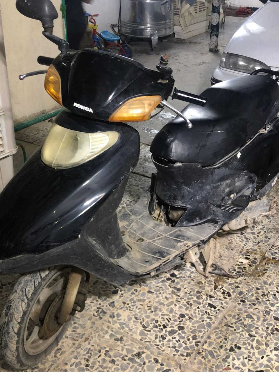 السلام عليكم دراجه سبيسي ١٠٠ ياباني الدراجه معلكه ولفات ويرادلها ترتيبات للبيع السعر ٢٠٠وبيها مجال رقمي***********
