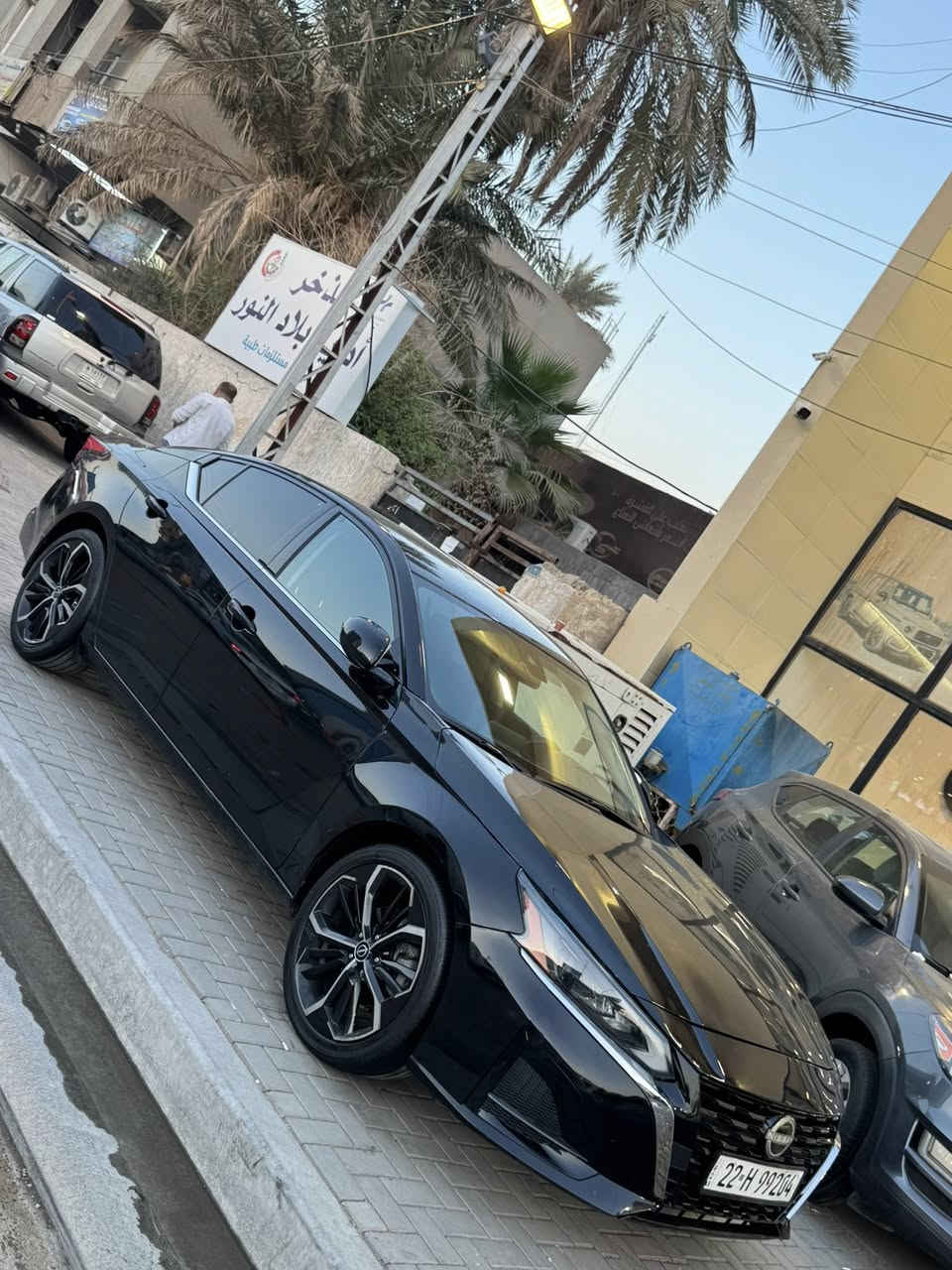 السلام عليكم للبيع(وبسعر مناسب)
نيسان التيما SR
موديل 2023
سيرفس كامل للسياره ( دهون + باتري + فلاتر + حداديه كامله + تخم تاير اصلي جديد )
كامل المواصفات ...
اوتو ستوب 
ورادرات جانبيه واماميه 
ماشي ٣٩ الف ميل 
بدون اي نقص 
حادث ربع الجاملغ وبنيد 
مكان السياره بغداد نفق الشرطه 
السعر 14.900$ مجال بسيط 
***********
