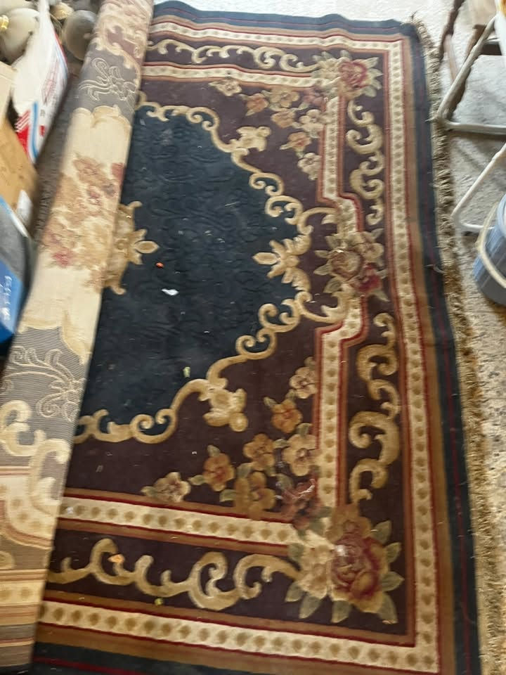 سلام عليكم
الهم صلي على محمد وال محمد 

5 زوالي للبيع 

حاله مستعمله حالتهن ممتازه  فقط يرادلهن غسل 

الاخضر والازرق قياس 4*5

الاحمر وبيجي قياس 7*5

و المشجرات قياس 4*5 

والاخيره مجانا مادري شكد القياس 

الكل للبيع ب 150 وبيهن مجال 

مكاني بغداد الطالبية 

***********  غير موجود على الفيس
