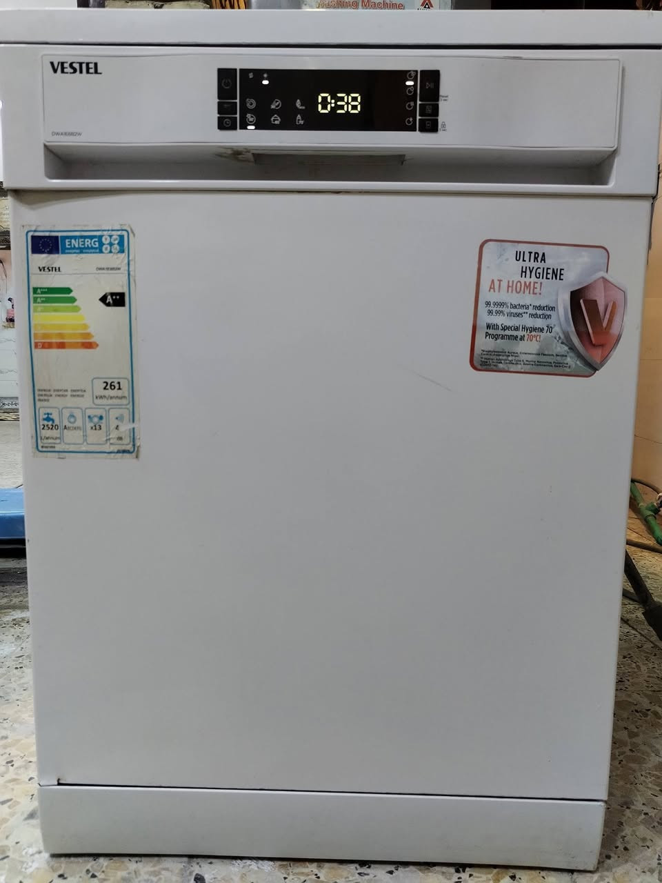 غسالة صحون نوع فستل اخر اصدار نظيفه جدا بغداد قرب حي أور ***********
