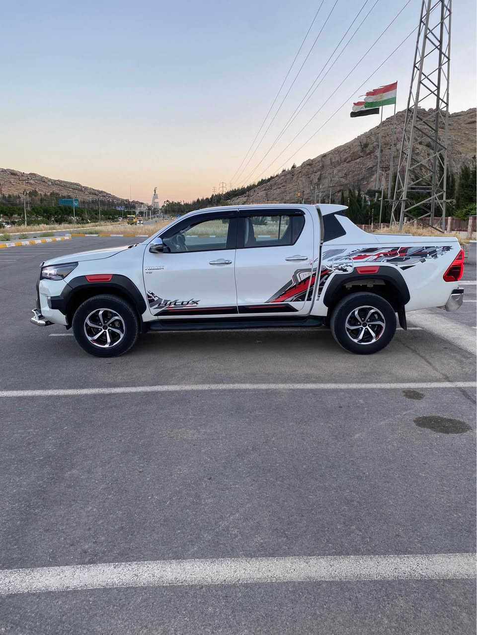***********
 مه رزيه V6 شه ش پستؤني مه كينه وه نه و شه 
 گير تؤماتيكي ده بل ئه كسلي فول
  كراوه ته 2024  بيشو پشتو له زگه ي  گؤراوه 
 سياره كه موديلي 2018 يه 
يه 
 گيرتؤ ماتيكه فول فول مواسه فاته 
  سياره كه  پارچه ره شه 
 سياره كه هيچ مه سره في نيه و به ناوي خؤمانه
 ته ها 150 كم رؤيشتوه
 مه كينه ي نه كراوه ته وه  به شه رت هه مو گياني به شه رت
 *********** ڤايبه رو واسابي له سه ره رانية, السليمانية
