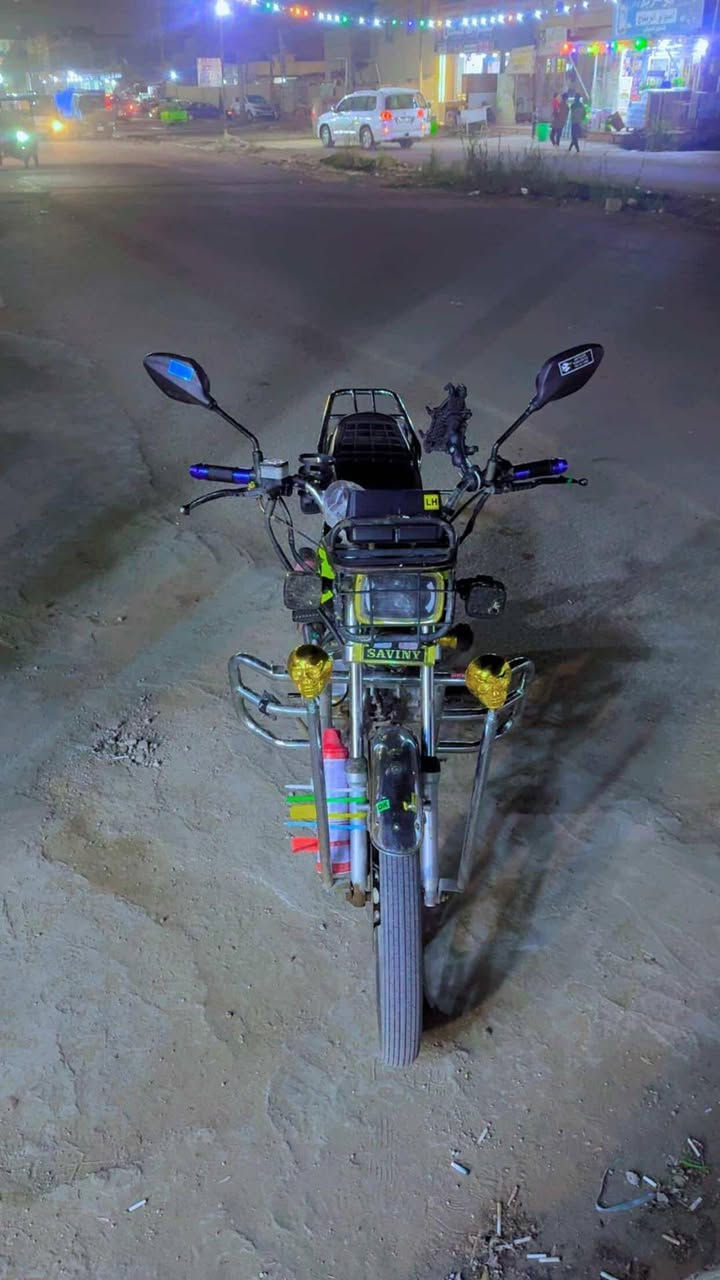 السلام عليكم شباب دراجة ايراني للبيع نوع سونك سيفان موديل 2024 دراجة نضيفة نضافة خير من الله السعر 650 وبهة مجال ***********
