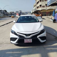 كامري ٢٠٢٤ • ماشيه ١٨ الف • نص فول SE