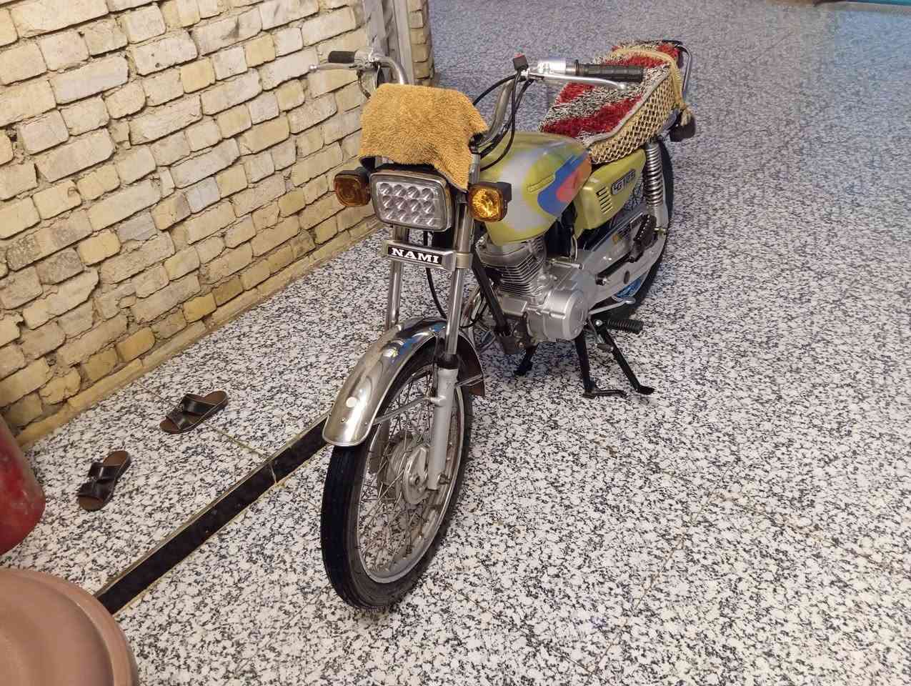 سلام عليكم شباب دراجه للبيع بدون اوراق شراي خابرني رقم الهاتف ***********
