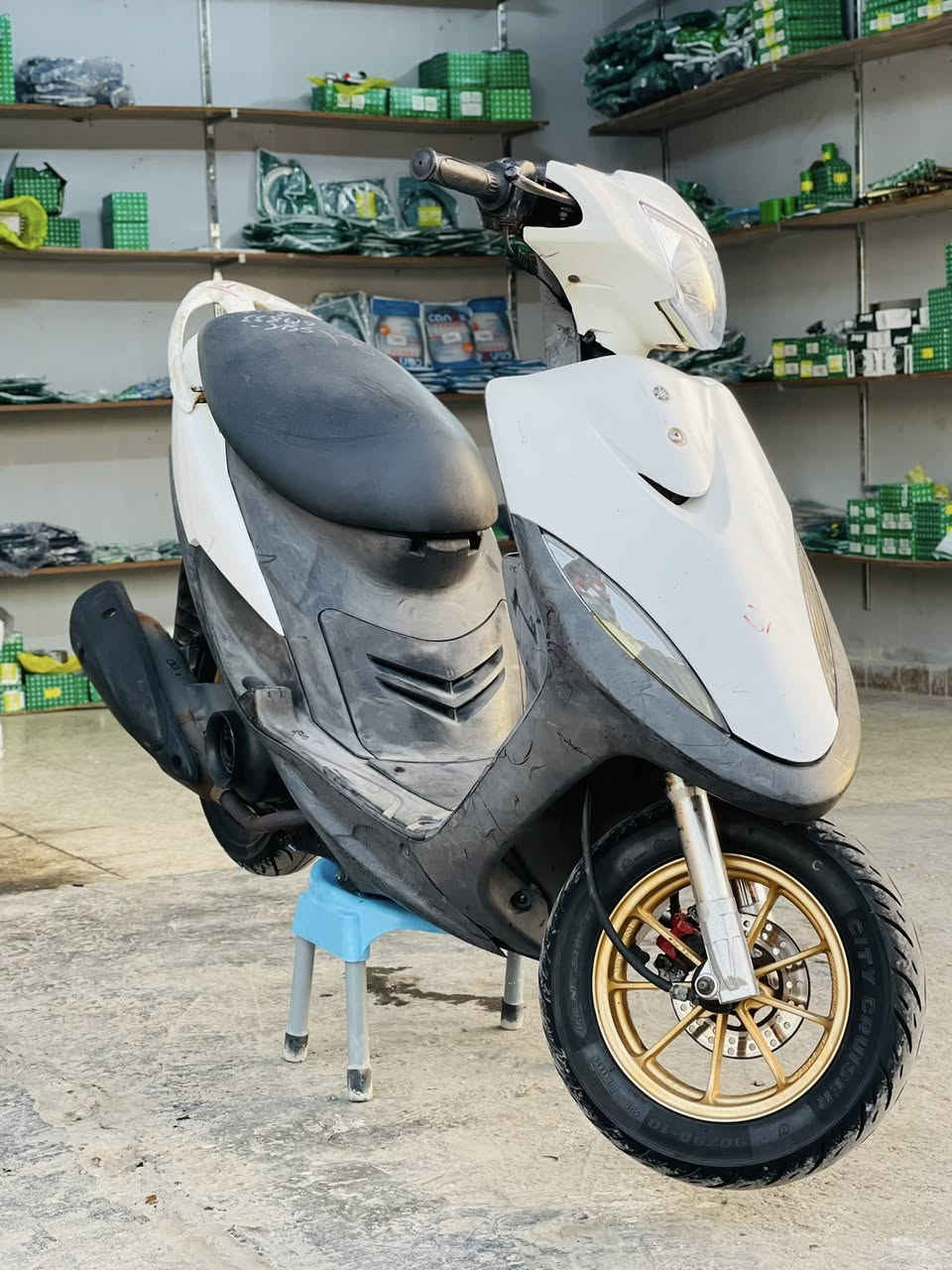 السلام عليكم دراجه عدله مال رمبه صالها سبوع من نازله كفله لمكان الشعله الرقم***********
