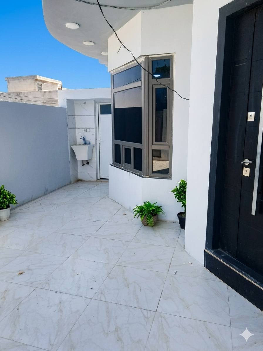 دار للبيع طابقين في خانقين
🏘️موقع الدار خانقين /بختياري 
🏘️  مساحة البناء /  200  م٢
🏠جنس العقار / هوية توزيع قائمقام 
🏠 الأرضية فول سيراميك +سقف مغربي
🏠جميع الابواب الخارجية والطابق الثاني نوعية قاصه
🔴 نقطه داله بالقرب من حسينية السلام 
🛑 الدار مبنى على اساس مسلح
******************************
محتويات الدار↘️
.....................................
♦️الطابق الاول↘️
⭐هول
⭐استقبال
⭐ مجموعة درج
⭐غرف نوم/ 2 
⭐مطبخ ( حار + بارد)
⭐مجموعة صحيات داخلي متكامل
⭐صحيات خارجي
⭐كراج سياره
.................................
♦️الطابق الثاني ↘️
⭐صاله 
⭐ استقبال 
⭐ غرفة نوم / 2
⭐مجموعة صحيات كامله
⭐بلكونه
*****************************
🟥للمزيد من المعلومات الاتصال بالرقم
   📞 ***********
⭐او مراجعة مكتب البركة للعقار ⭐
