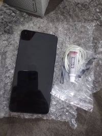 هاي شاشه مبايل.وكاله بس ماعرف شني مبايل نطني سعر وبلعافيه هيه وغراضه ت...