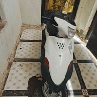 دراجه ياماها ام تسعة زروف مكينه مفتوحة الاكسن بيه ونه كهربائية كلها شغ...