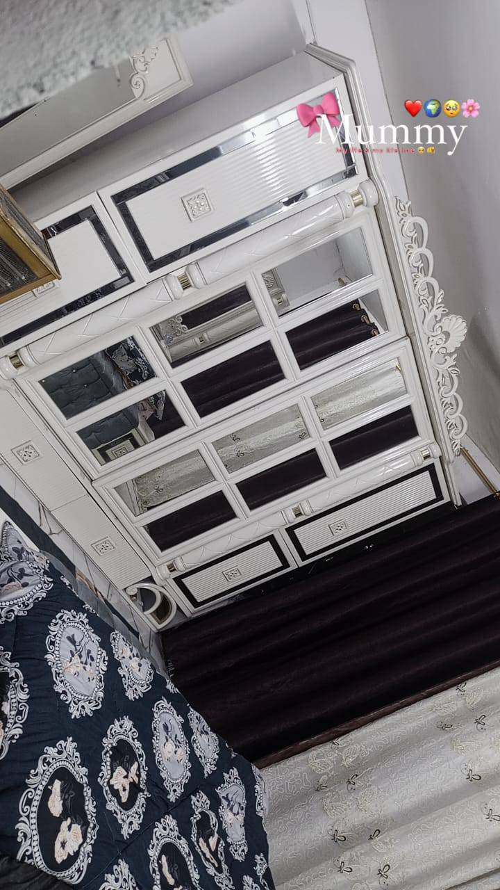 السلام عليكم غرفه كـويتيه نضيفه مليون ونص وبيه مجال***********رقم واتساب
