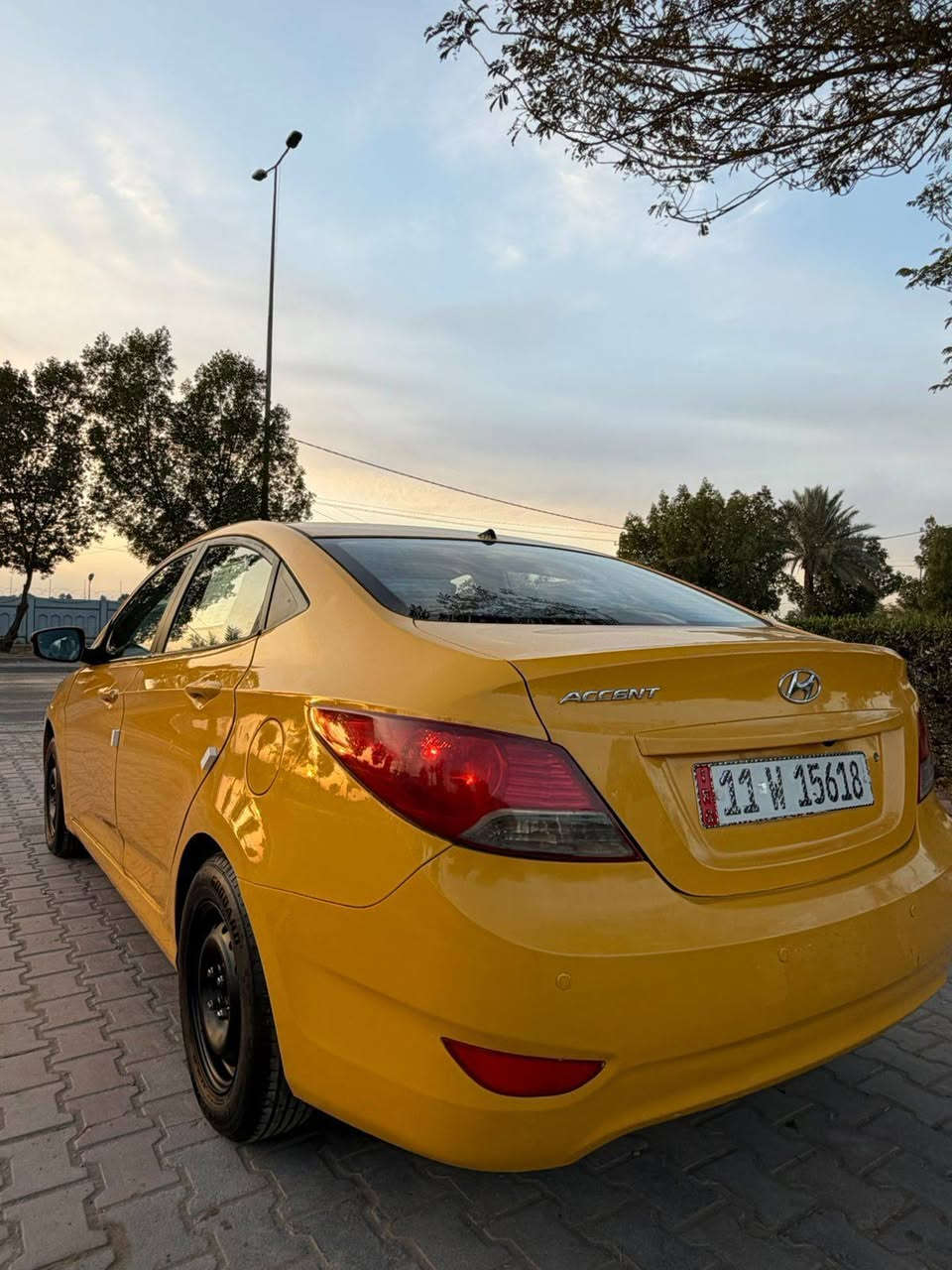 سلام عليكم
هونداي اكسنت صفرة 2014 خليجي 
السيارة بيهة جاملغ خلفي وباب ودوسات صبغ بدون دواخل جاهزة من كلشي السيارة
 سيارة جديدة كلش ومناقصها شي
السيارة كلش حلوة و جديدة تخم تاير جديد 
كير و مكينة كله مكفول بدون اي عطل
سنوية وهيئة وغرامات وأرقام جديدة كلة مصفرة 
تحويل ثاني يوم 
سعرة 75 بي مجال 
رقمي ***********
مكانها بغداد البياع
