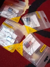 اكسسوارات إلكترونيات • قطعة