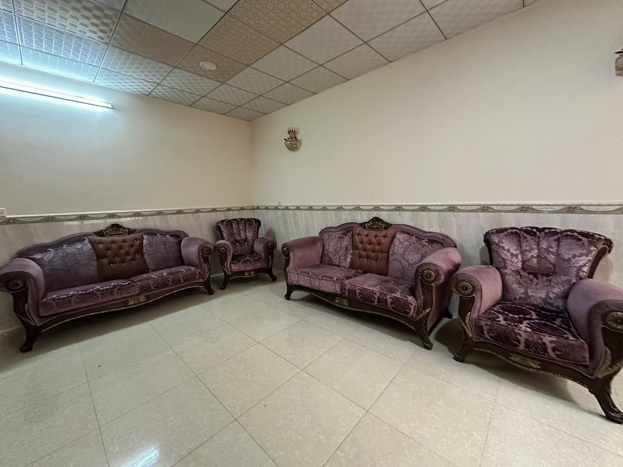 من رخصة الادمن مكلفة بالنشر تخم تكمة تركي بحالة جيدة للبيع بسعر مناسب ، بيع مستعجل  ٣٠٠ الف فقط و  ثريا بسعر ١٠٠ الف فقط للتواصل والمزيد من المعلومات الاتصال عالرقم  

0750 443 3080
