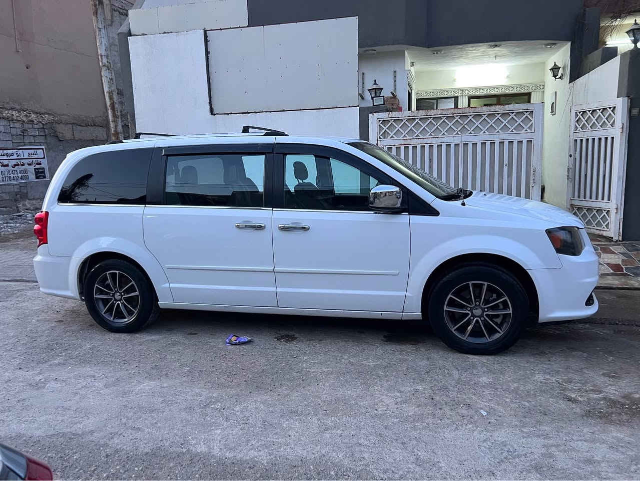 دوج كرفان 2017
مواصفات SXT
ابواب كهربائى
كشنات جلد 
كشن كهربائى 
داخل Vip

بدون حادث بدون صبغ 
قطعه تبديل بيلادي 
كير ومحرك بشرط مامفتوح
ماشي ١٣٣ الف
رقم وسنويه جديد بأسمى

سعر ١٧٥
***********
*********** كركوك, العراق
