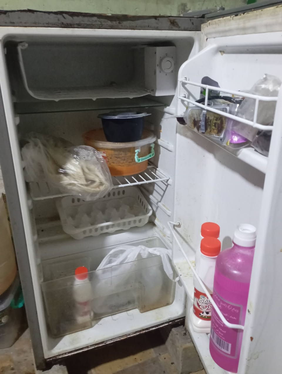 ثلاجه حجم زغير،  نضيفه شغاله فول


**إذا كنت صاحب هذا الإعلان وتريد حذفه لأي سبب، رجاءا أرسل رسالة إلى الدعم الفني**