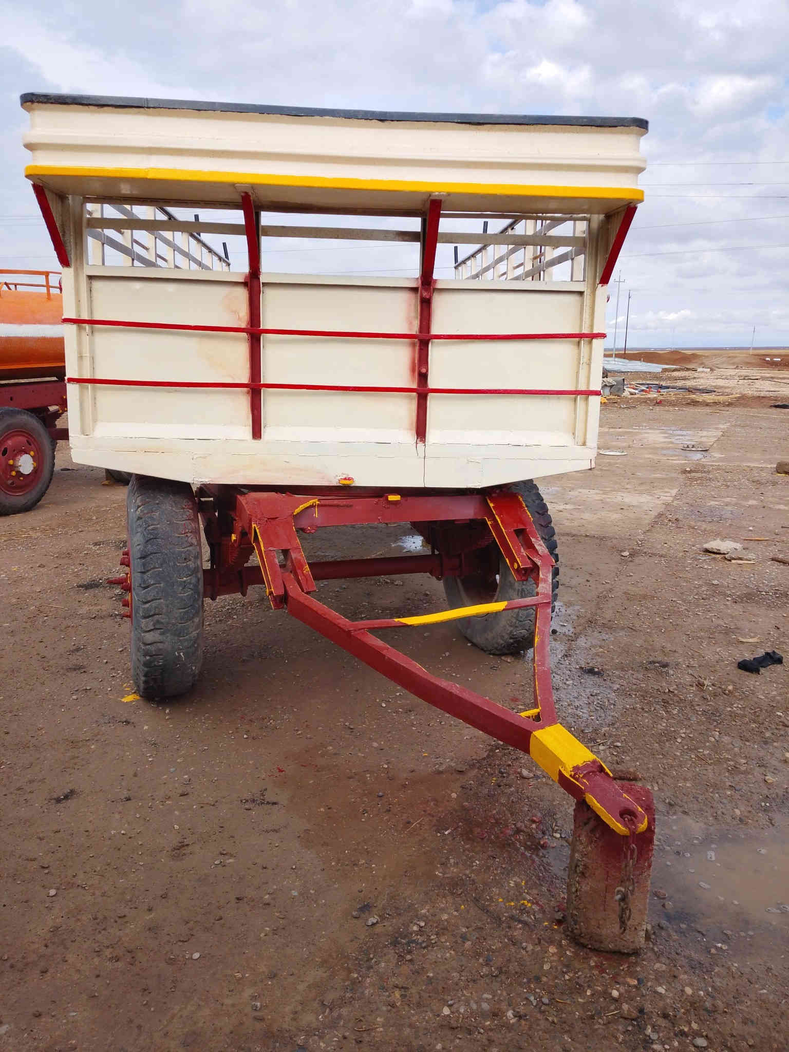 السلام عليكم
للبيع عربانة صينية 4٫5. اربع متار ونص
مال ابو ردين  نضيفة لاخياس ولا كسر جديدة 
السعر (2٫800) مليونين وثمن ميه وبيه مجال 
مكان موصل ربيعة مفرق تل حيال الشراي يتصل ***********_____
