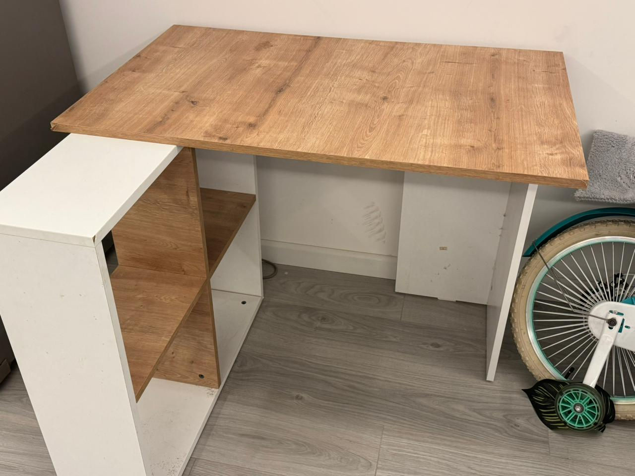 ميز تلفزيون جديد مشتريه قبل شهرين مامستخدم

178 سم طول ب 35 سم عمق

السعر 100 الف

ميز حاسبة متر طول ب 60 سم عمق

السعر 40 الف

العنوان سليمانية للتواصل واتساب ***********
