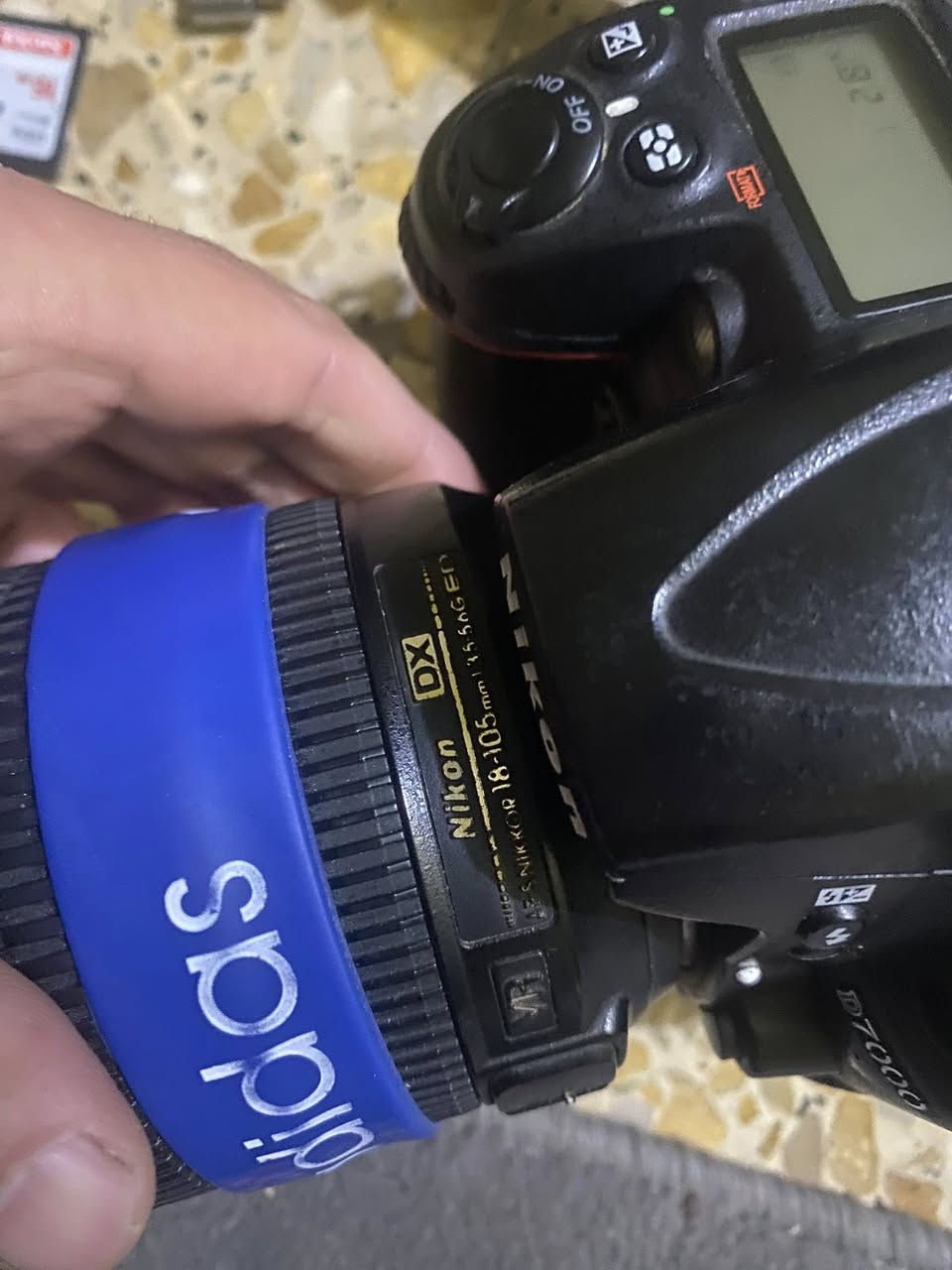 كامره نيكون D7000 للبيع
عدسه 18-105
جنطه 
حزام كتف
بطاريه 
شاحنه 
كادريدر تحويل صور 
رام عدد 2 
السعر 350 وبيه مجال 
مكاني ديوانيه ماعندي توصيل 
***********
