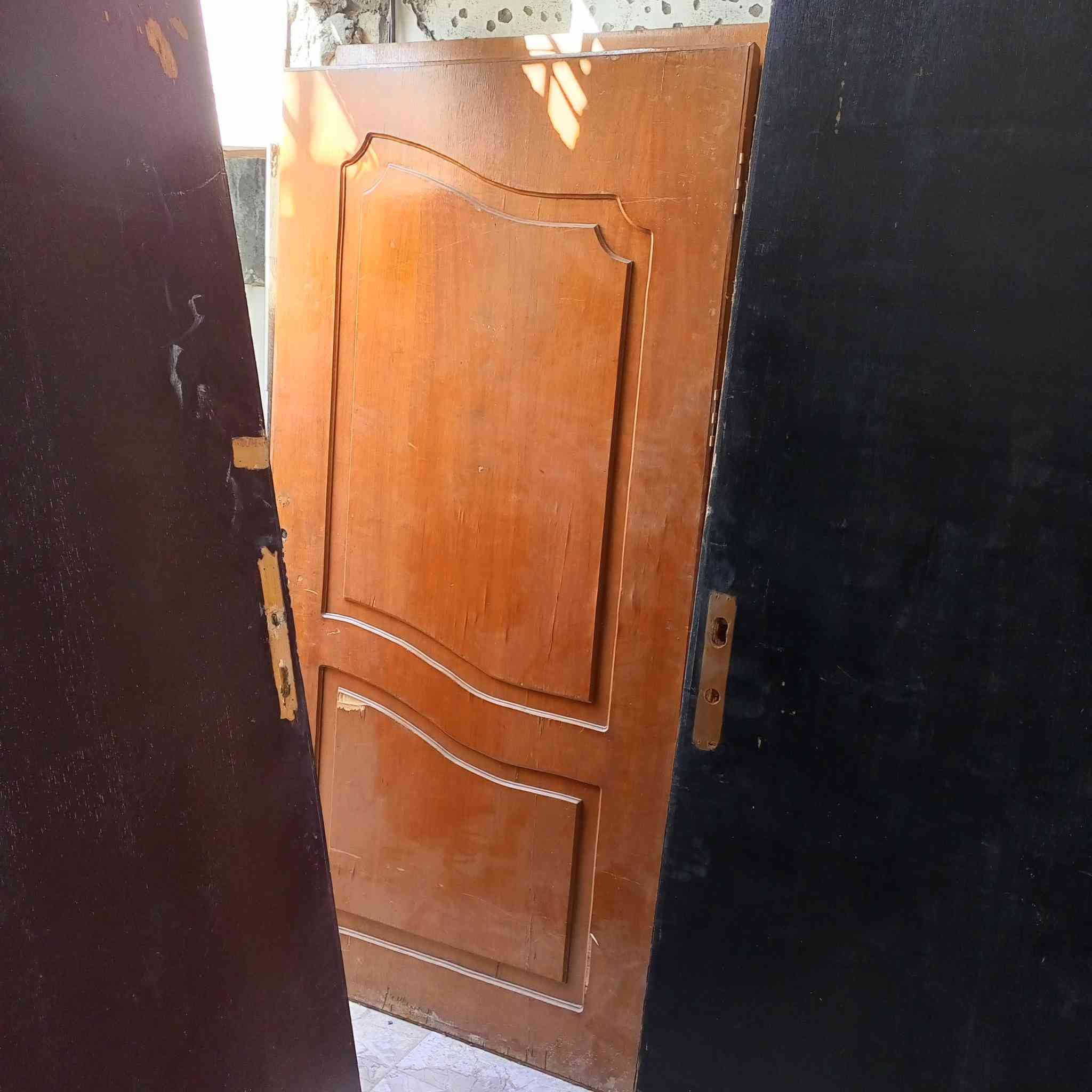 اللهم صلي على محمد وال محمد
بيبان صاج سادة بدون نقش 

بدون جراجيب فقط طلاگه 

اللون اسود واحمر 

القياسات طول مترين في 90

و199 في 89

و200 في 88

و195 في 87

واكو قياسات الطول 

مترين وعشرة والعرض 90 واكو 89

واكو قياسات متر واكو قياسات 92 عرض

واكو قياسات 91 عرض 

واكو قياسات متنوعه بعد 

العنوان الرميثة حي المهندسين

بسايدين الجدد قرب مدرسة 

الثانويه العراقيه للبنين بظبط

او قرب بيت العظو محمد حسوني 

ال جودان او قبل لاتوصل منتزة ال شويجه

ومن تريد تجي تعال على گراج النجمي 

وادخل على جامع بني زريج الجبير

وشارع واحد يوصلك للمهندسين 

واذا تريد تعال على فلكة ال خوام الجديدة

وعلى محلات ال عواد اهل الانشائيه 

او تعال على شارع النجمي الي ياخذك

على مسيعيدة كل هاي العناوين توصلك

للباب رقمي *********** واتساب 

متواجد الصبح والظهر والعصر 

وبليل الاسعار مال البيبان 

متنوعه من 60 الف الى 50 الف 

الى 40 الف الى 35 الف الى 10 الاف دينار

هذا كلشي تنويه لجميع العنوان مو محل

العنوان بيت على شكل مخزن يعني

داخل بيتي
