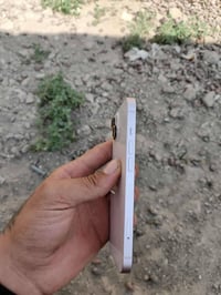 آيفون ١٣ ١٢٨ • ابيض • مكفول