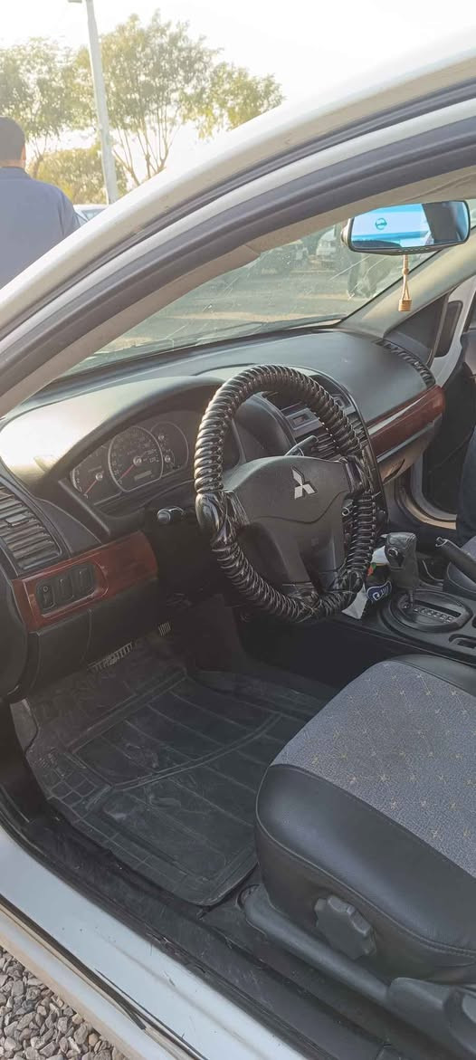 گڵاند مستر بۆشی مۆدێل 2011  قیستە سەیارەیەکەتابڵی جوانەموشتەریت تیل بکەم 
 *********** Singapore
