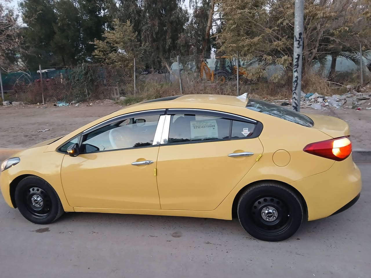 يلله سلام عليكم سيراتو خليجي كفاله عامه فول عده البصمه مديل ١٣بيها طخه بل جنطه بصيطه كير محرك تبريد مشروط محرك ١٦٠٠ مصفره هيه غرامه بسمي لل٣٠ اتصل فقط ***********او*********** سعر ٩٢بيه مجال قليل كربلاء قرب مشفى الحجه
