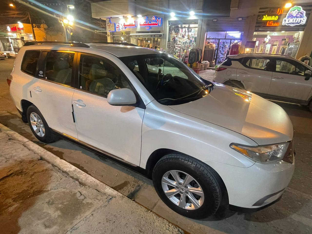 السلام عليكم
للبيع تويوتا هايلندر2012
رقم مميز انكليزي جديد 
سياره مكفوله من الصبغ والضربه 
فقط سياره وارد امريكي موضح بل فديو 
مكان السياره بغداد
السعر 195$
***********
