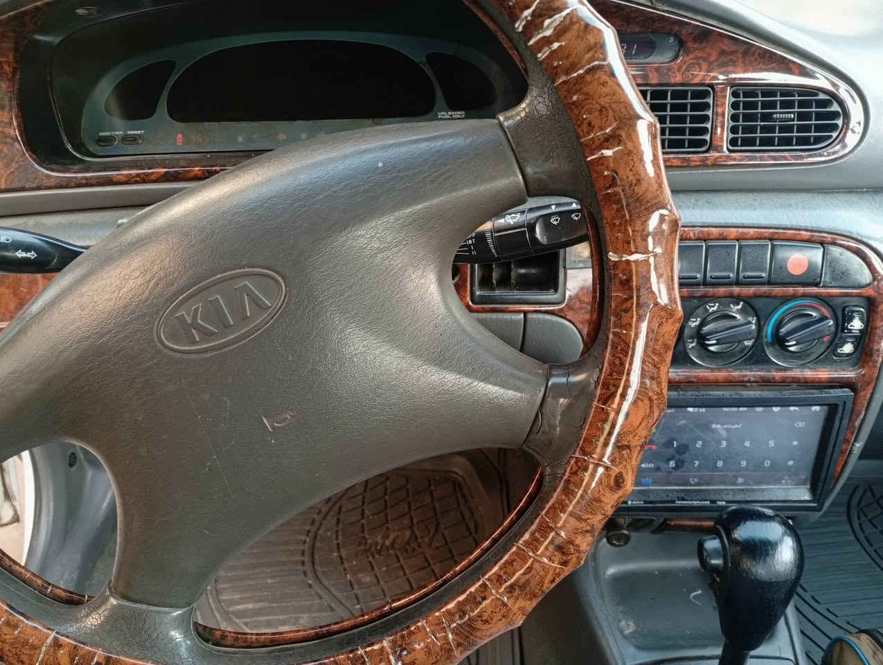 السلام عليكم سيفيا موديل 95 كير اوتوماتيك كير جديد مكينة خير من الله لاتنقيص ولا تبخير بيها تعمير السيارة السعر 45 مكان السيارة بغداد جسر المثنى للأتصال *********** السيارة حلوة
