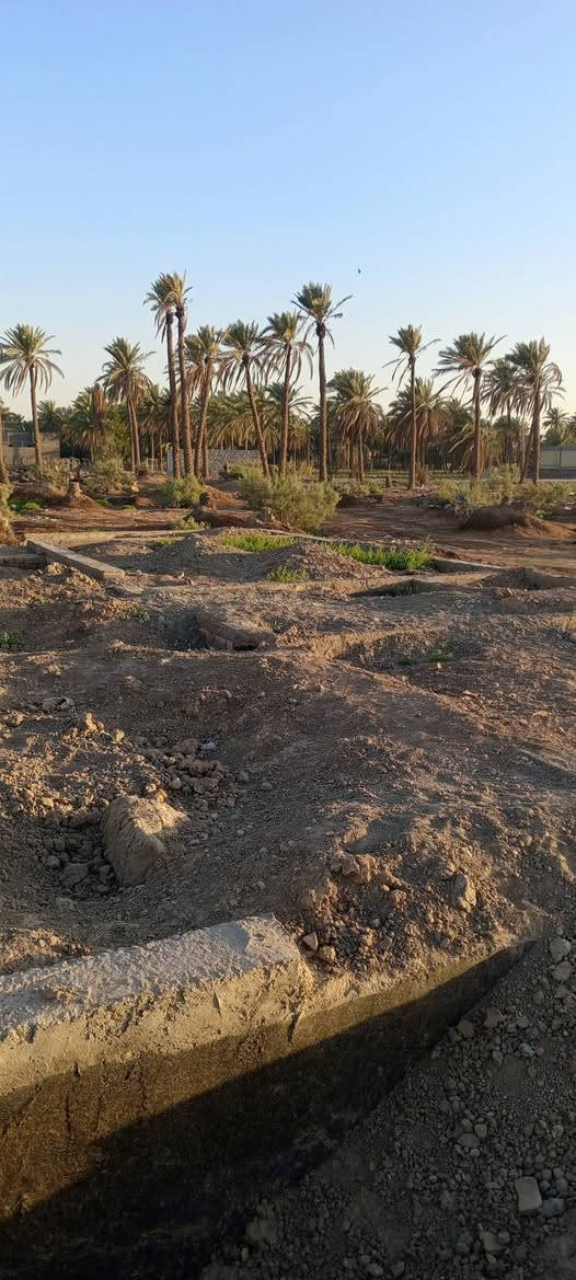 بتلو للبيع طابو زراعي سند 25 المساحة 200م العنوان الحمزة الغربي كاع البطاوي يتكون من غرفتين وصاله ومطبخ واستقبال وصحيات داخلية وخارجية خريطه حديثه اشراف مهندس تحويل ثاني يوم بأاسمك الاستفسار الاتصال على الرقم ***********
