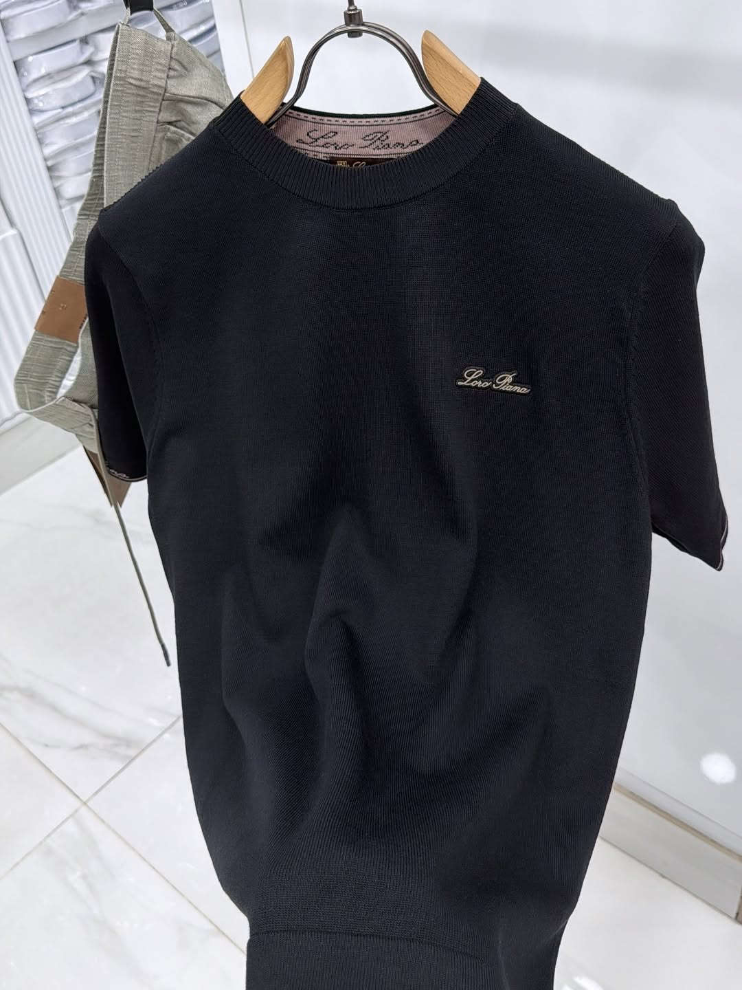 طه العايد 
جودة أنت تستحقها 🤎
تشيرت تريكو قطن قياسات  M L Xl Xxl 
علق بـ تم يوصلك السعر ❤️🌿


**إذا كنت صاحب هذا الإعلان وتريد حذفه لأي سبب، رجاءا أرسل رسالة إلى الدعم الفني**