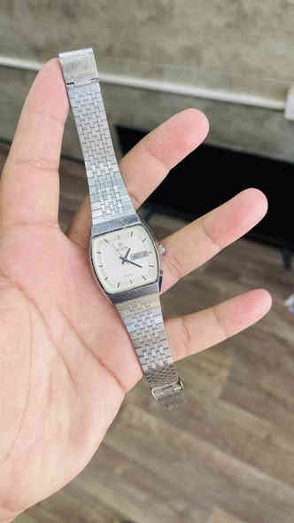 مجموعه ساعات اصليه ياباني استيراد خاص من اليابان 🇯🇵 طوكيو اسعار جداً مناسبه قطع باله اصلي 
السعر خاص او الاستفسار على الرقم واتساب 
***********
