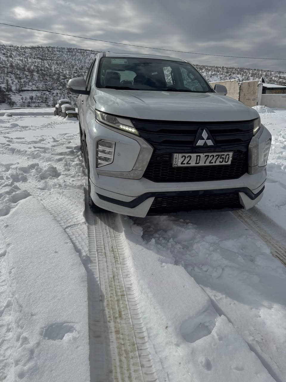 باجيرو سبورت خليجي 2020 سنويه بسمي مكفوله من الصبغ و الفتح و التبديل
محرك 3000 سته سلندر كير 8 نمر 
7 راكب 
بصمه ابواب وتشغيل 
فتحه سقف
حساس امامي خلفي جانبي
مري كهرباء وشفط
لايت زينون و متحرك ويه لستيرن بلاد
اوتو هول  
كروز سرعه 
داخل جلد احمر بلاد 
وضيعيات قيادة 2 ويل و  4 ويل ثلج وطين 
نزول منحدرات 
ماشيه 96
مكاني بغداد السيدية 
السعر 215
***********
اراوس جارجر فقط موديل 20 وفوك
