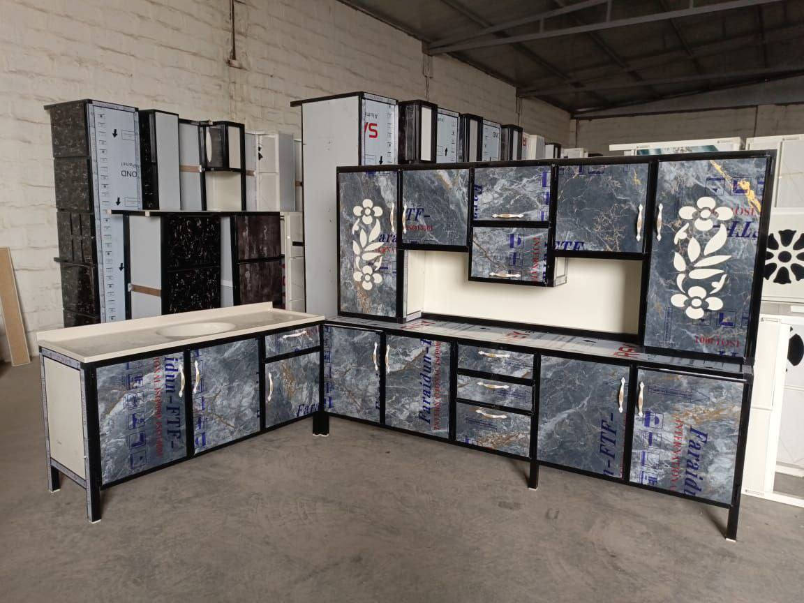 الكاونتر. مترين ونص. ارضي مترين ونص. ملحق. مع سنك متر ونص. مرمر السعر375 الف. يوجد توصيل جميع المحافضات *********** رقم واتساب. 💥💥
