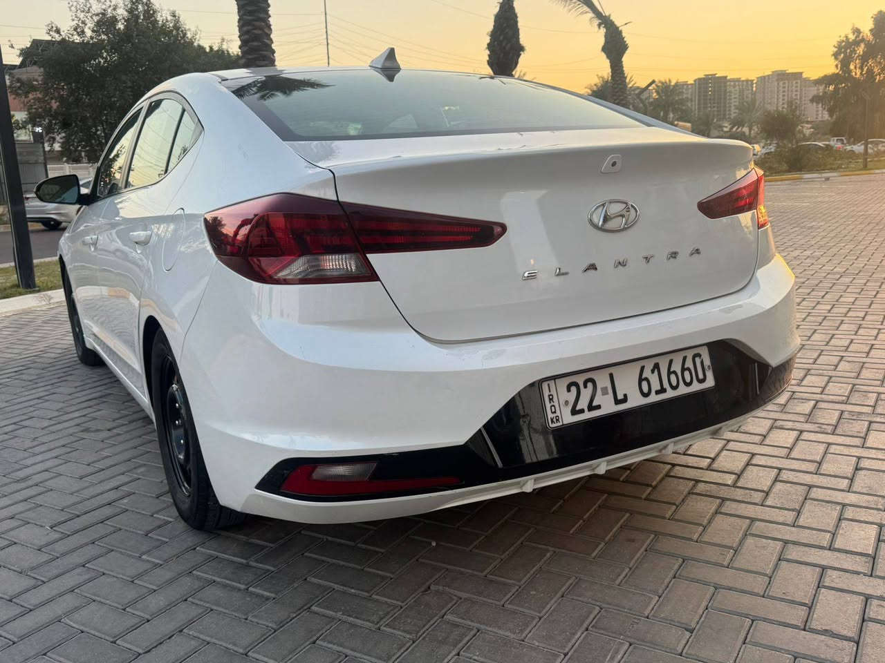 سلام عليكم ورحمة من رخصة الادمن النتره لبيع موديل 2019سيارة كفالة عامة عدة البنيد صبغ فقط بدون أي داخل شرط السونار مكينة 2000دوش سيارة على وضع الشركة السعر 130 وبيها مجال مكان السيارة البياع الاتصال....‭0783 869 7172
