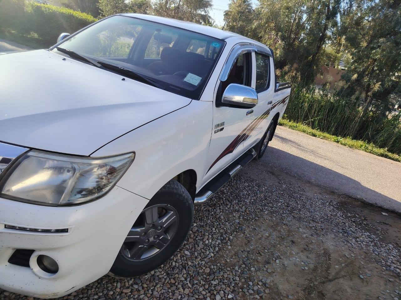 السلام عليكم  ١٤ الساير كويتي فول مكفول من الصبغ ماشي ٢٠٠ السيارة نظيفة بيها مكانين بارد كد شبر رقم ديالى  وسنوية جديد باسمنا سعر على الهاتف رب يحفظكم بدون مراوس *********** مكانها ديالى
