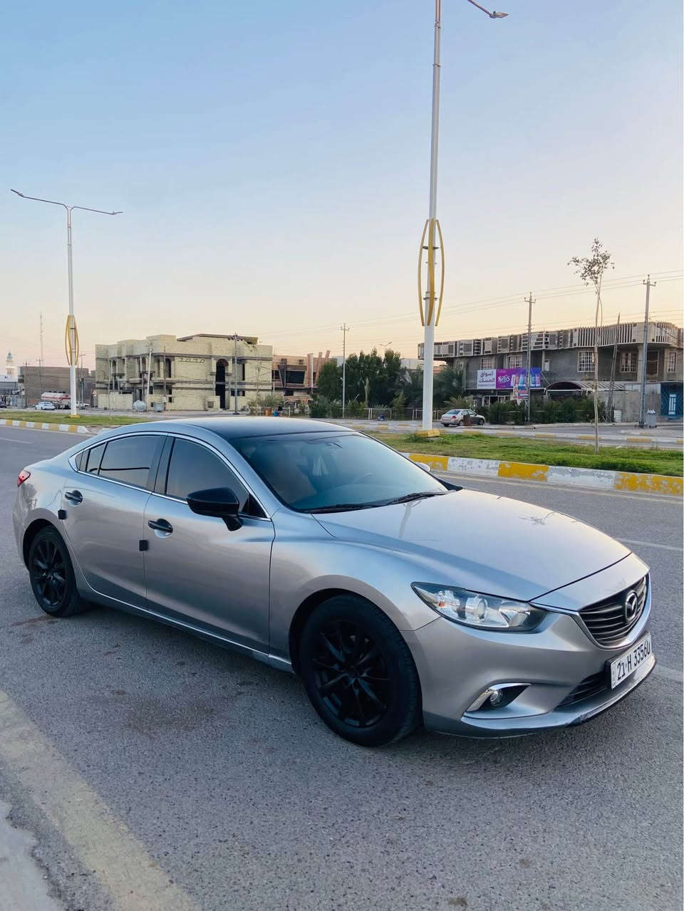 سلام عليكم 
سياره مازده 6 
ياباني خليجي2015
4 سلندر محرك 2.5 
بيها قطعتين صبغ 
محرك صدر كير كله 
كفاله شاشه كامره 
تبريد ثلج 
السياره كلش جديده 
وأحلى من الصور 
رقم السليمانيه 
الجديد سنويه ما ساقطه 
رقم الهاتف ***********
مكان السياره الفلوجه 
السعر 120 بيع او مراوس الفلوجة, الأنبار
