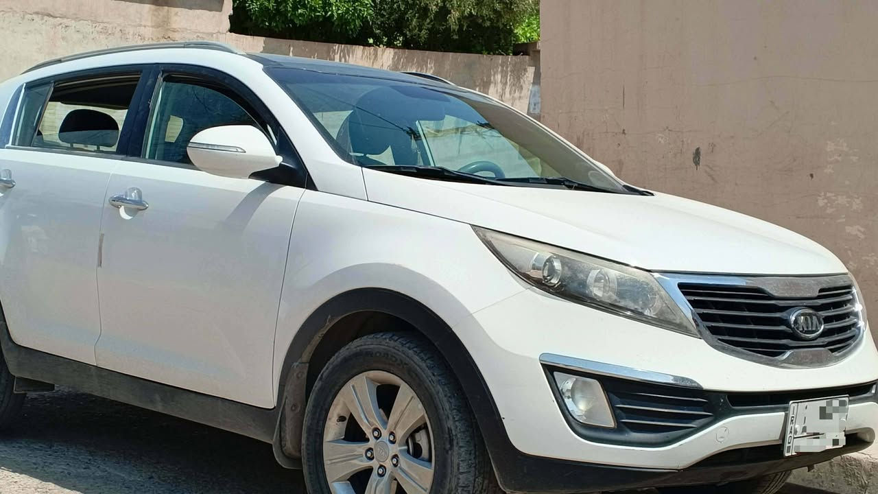 🛑بيع مستعجل لغرض البناءسبورتج 2011 بانوراما  السعر 130بلاش وبي مجال 
ماشية 162 الف 
مكفولة كفالة عامة جديدة حيل السيارة
لا ضرر لا صبغ لا تبديل فقط ملاحظات بسيطة 
رقم نينوى  
 تحويل ثاني السيارة بأسم دكتورة يعني جناي
ليد امامي
 بانوراما 
 ردار 
شاشة تبريد
تدفئة كشنات وكراسي 
محرك 2000
العنوان /موصل الايسر
صاحب السيارة
***********بي واتس اب
