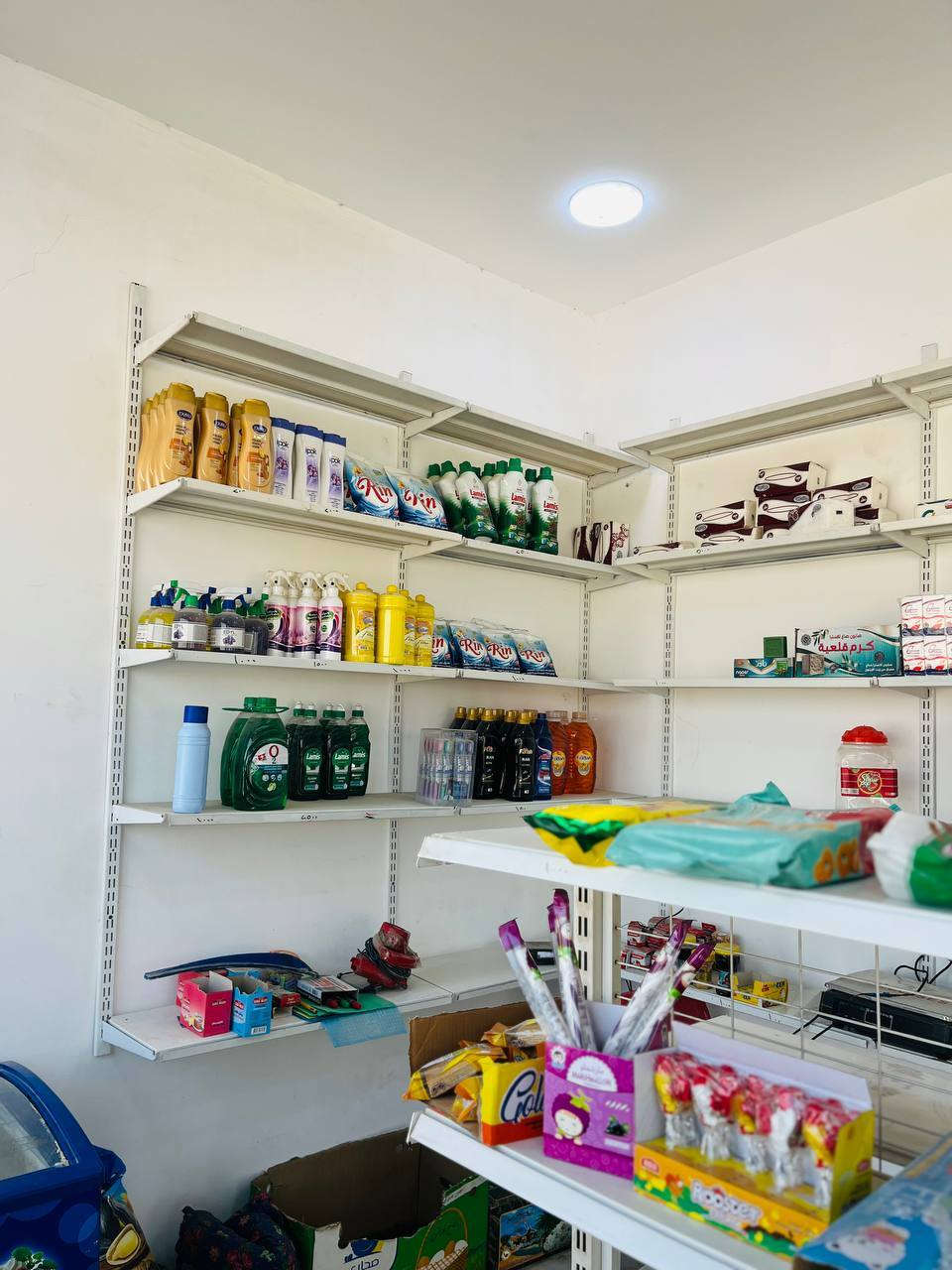 سلام عليكم اسواق للبيع ابيع شلع مكانه كوت زين القوس شارع سيد يعقوب رقم مبايل ***********
