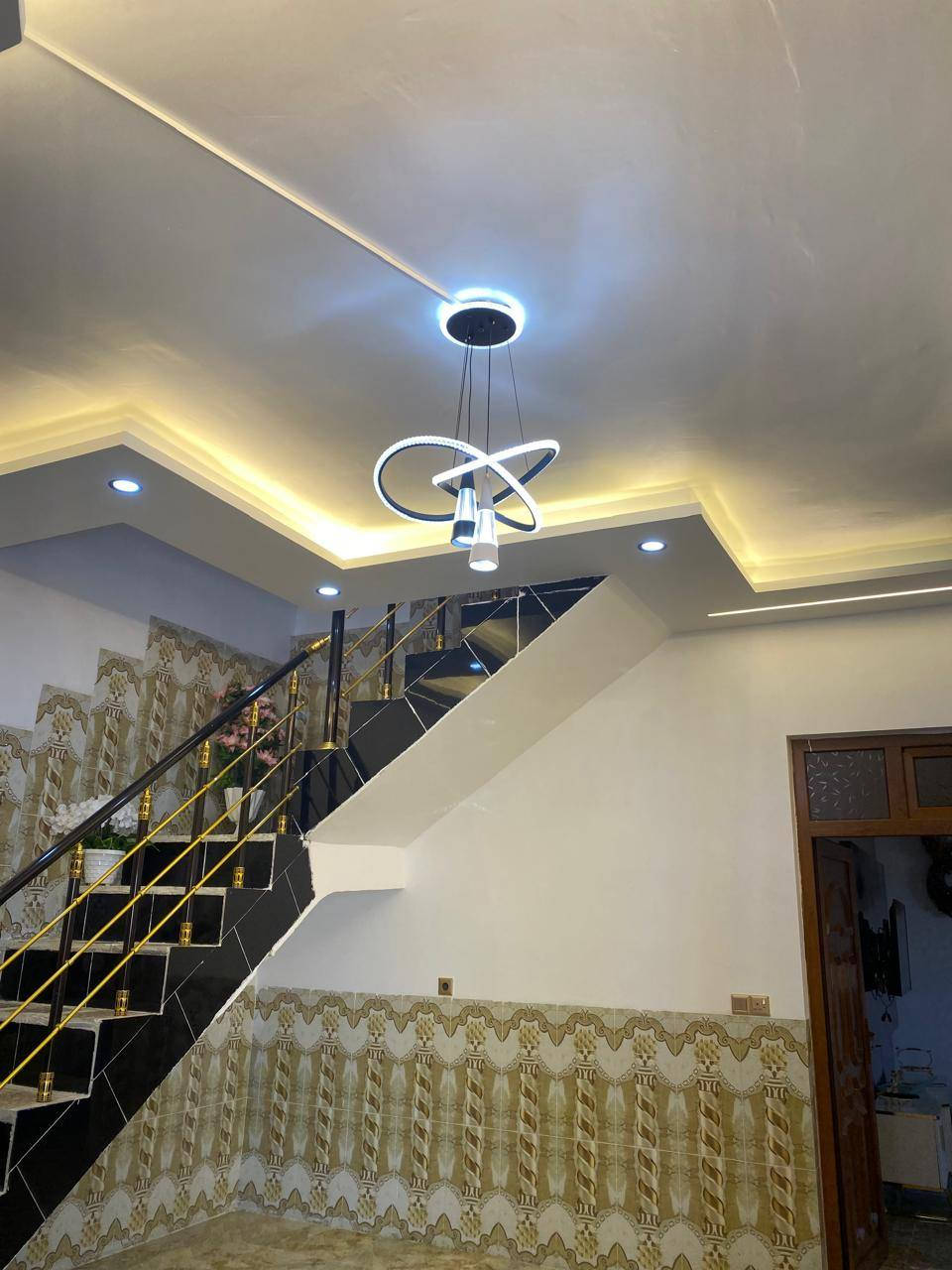 حوّل سقف بيتك لتحفة فنية!

تدور على لمسة جمالية؟
الجبسن بورد والسقوف الثانوية هي الحل المثالي لإضافة فخامة وأناقة لكل زاوية ببيتك أو محلك!

نشتغل بأعلى دقة واحتراف، ونقدملك تصاميم عصرية وكلاسيكية حسب ذوقك، وبأسعار تنافسية.

خدماتنا:

تركيب جبسن بورد بجميع الأشكال والتصاميم

تنفيذ سقوف ثانوية مضيئة

ديكورات مودرن وكلاسيك

صيانة وتعديلات حسب الطلب

خلي خيالك يصير واقع – وخلّي السقف يحچي عن ذوقك!

للحجز والاستفسار:📞  [رقم الهاتف :***********

@إشارة
