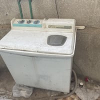 غسالة عادية للبيع السعر 60وبي مجال  للاستفسار07710096856