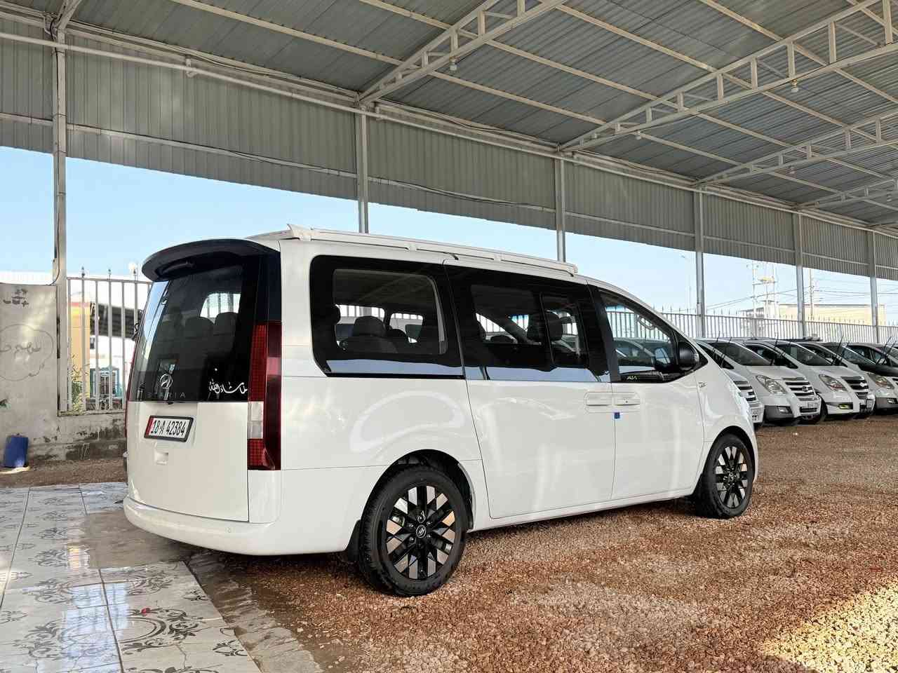 سلام عليكم  هونداي ستاريا 2023  السياره جديده كلش ماشيه 90 الف السياره كفاله عامه 11 راكب رقم بابل بسمي السعر 255  اوتو ماتيك. كاز
عنوان بابل الحمزه الغربي / ***********
