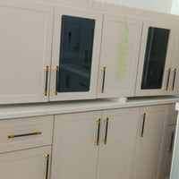 كاونتر المنيوم  هيكل المنيوم والأبواب اج دي اف قياس مترين مع سنك متر و...